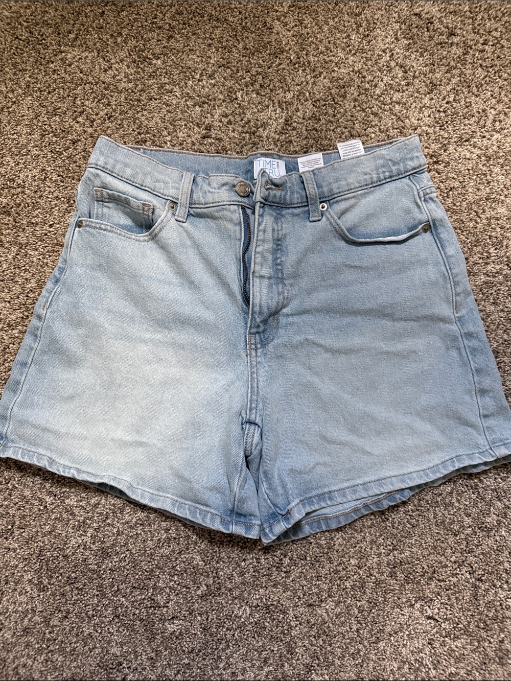 Time and Tru Light Wash Denim High-Rise Women's Shorts
